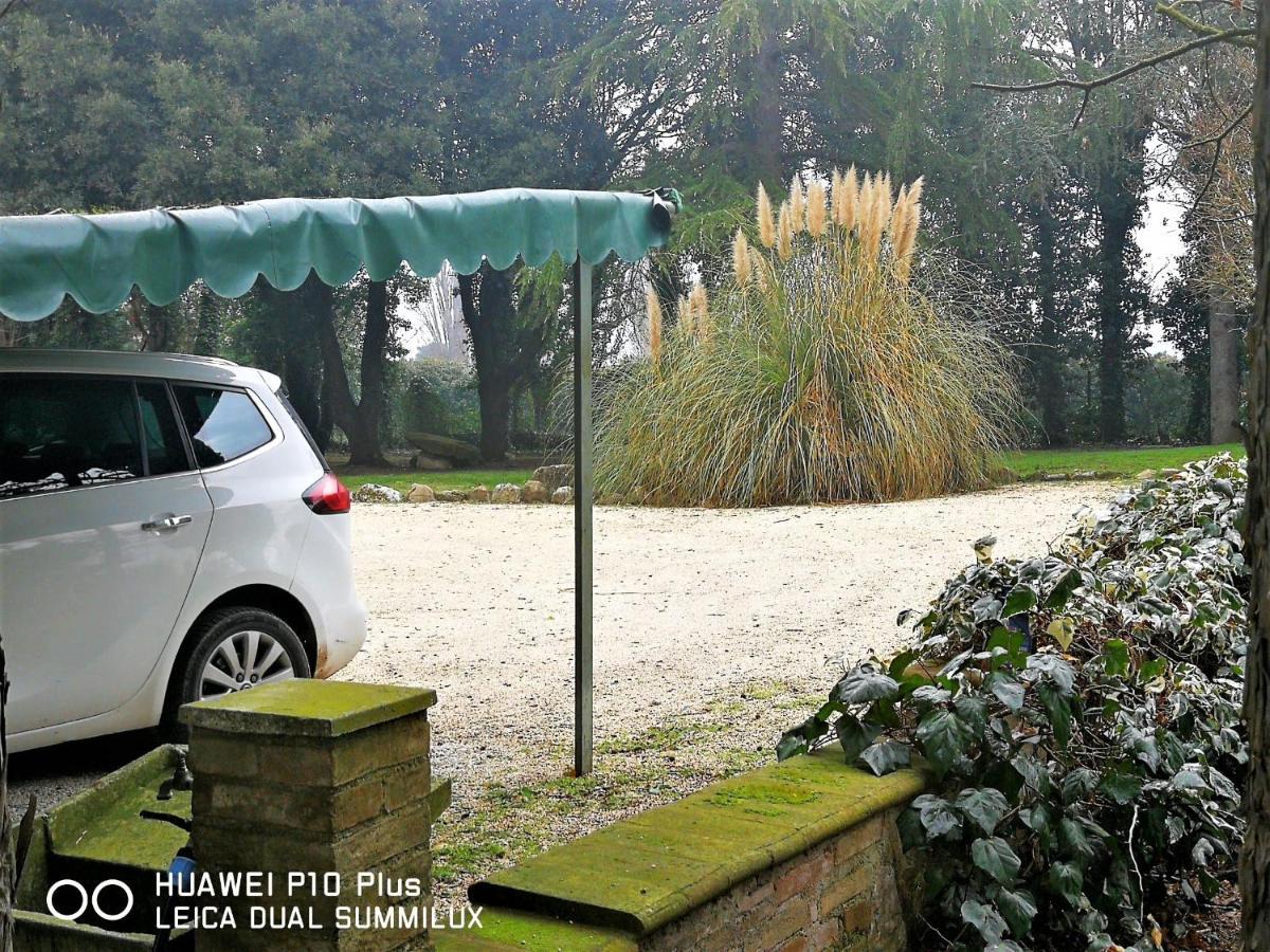 Villa Con Piscina Assise Extérieur photo